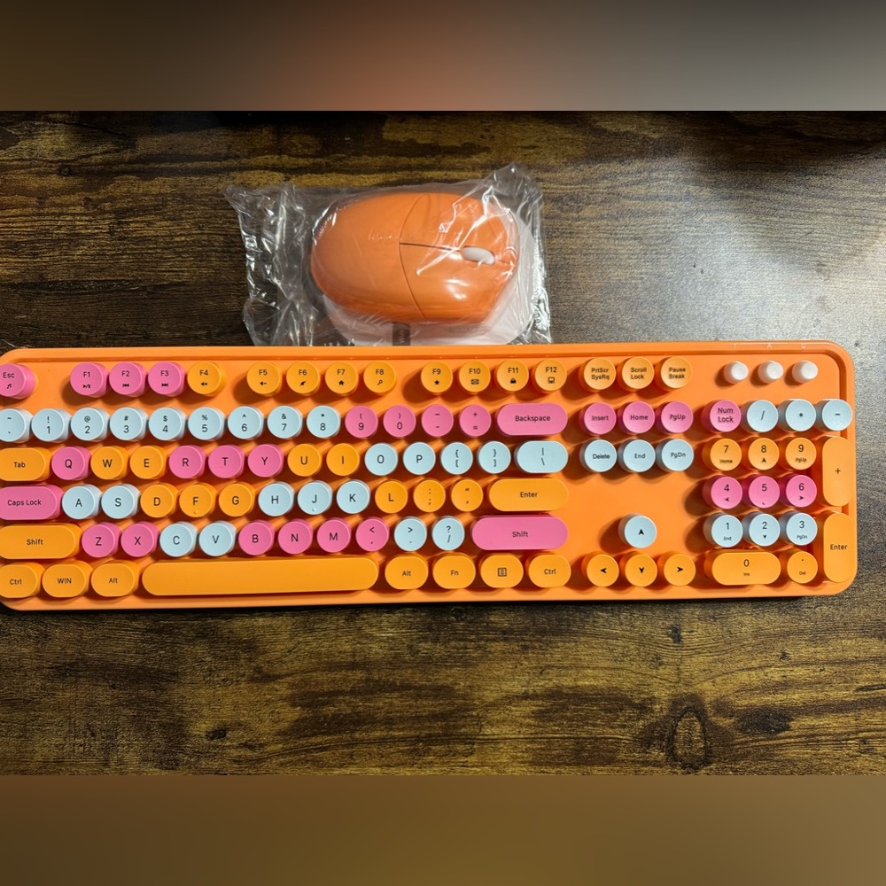 Sweet keyboard and mouse - brand new